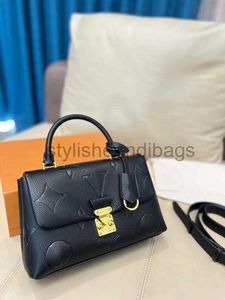 حقيبة Messenger Cross Body Messenger Felicie Pochette Handbag Designer Classic Luxury Sheepskin Leather بطانة مع الدهون الناعمة المعدنية وحقيبة الإبطية العصرية