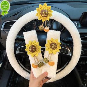 Nuovo simpatico coprivolante per auto universale girasole con set di copri cinture di sicurezza per auto in morbido peluche Imitare custodie per ruote per auto in lana di agnello