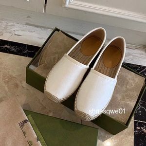 Designer-Freizeitschuhe, klassische Damen-Loafer, Zehenkappe, Frühling, flacher Damen-Strand, modische Espadrilles, Canvas-Schuhoberteil, gesteppte Metallschnalle, Mules-Loafer