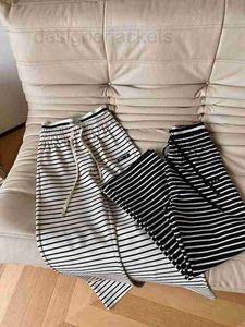 Spodnie damskie Capris Designer Black White Striped Casual Pants dla kobiet w wysokim poziomie, z poczuciem zasłony. Sporty są wszechstronne, leniwe, proste, szerokie nogi modne ZJP1