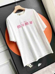 女性用Tシャツデザイナー春/夏新しい3D刺繍フューリーレターシンプルルーズ汎用インシングトップファッションOS5G