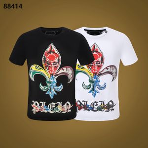 Phillip Plain T-shirt PP MENS DESIGNER TSHIRTS Märke KLÄDER MÄNS RHINESTONE GRAFIC T-SHIRT Skull Tryckt Bling Stone Classical Hip Hip Hop Casual P88414