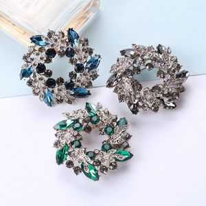 Brooches Baroque Luxury Crystal Garland Brooch High-grade Glass Elegant Temperament Redbud