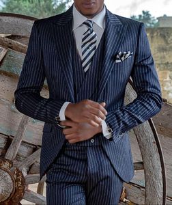 Abiti da uomo Navy Blue Stripe Fashion Uomo Wedding Party Blazer Set Groomsmen Wear Casual Custom Made Tuxedo 3 pezzi Giacca Pantaloni Gilet