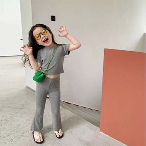 Set di abbigliamento Menoea Vestiti estivi per bambini T-shirt a maniche corte per neonate casual e pantaloni svasati Set 2 pezzi Completi per bambini coreani