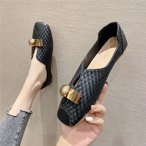 2023 new large size womens shoes retro square head soft sole flat square head single shoes spring and summer office workers