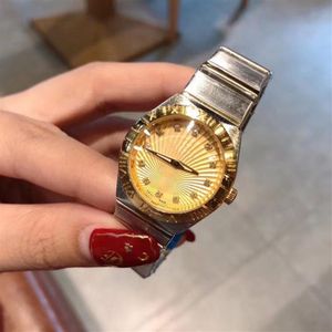 Luxury Gold Women Watches Top Brand Diamond 28 mm Tial 316L Zespół ze stali nierdzewnej WristWatches kwarcowy zegarek dla damskiej kobiety Christma254Q