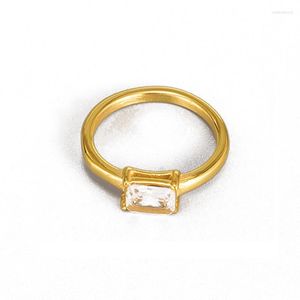 Pierścienie klastra biały kamienny pierścień dla kobiet Złota Kolor Tytanium Akcesoria Stalowe Modna Moda Urok Daily Biżuter Prezent (GR800)