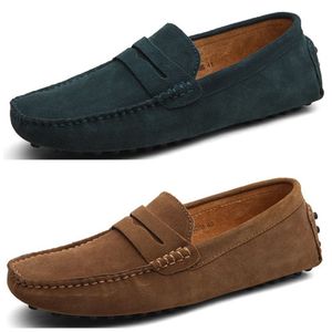 Sapatos de couro genuíno versáteis Bean branco para o verão masculino Novos sapatos de couro casuais coreanos, sapatos respiráveis e preguiçosos, siga a tendência dos sapatos masculinos