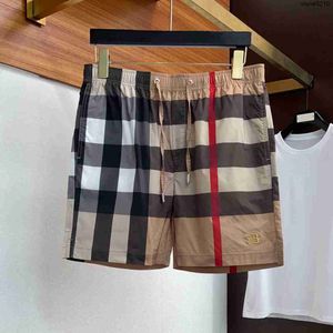 Light Luxury Quick Drying Shorts Men's Summer Fashion Checkered Capris Contrast Plaid Shorts Men's British Summer Beach Pants