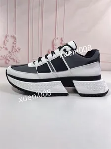 Uomo Donna Classici Scarpe casual sneaker allacciata in pelle di design moda Scarpe da ginnastica da corsa Lettere scarpe da donna Sneakers da palestra stampate piatte