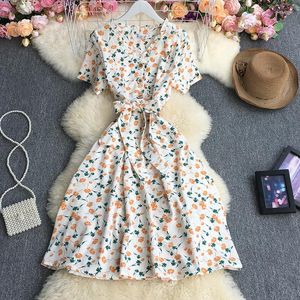 Festklänningar koreansk modeklänning för kvinnor V-ringning Floral Print Kvinna Summer A-Line Lace Up High midjelamer Vestidos Drop