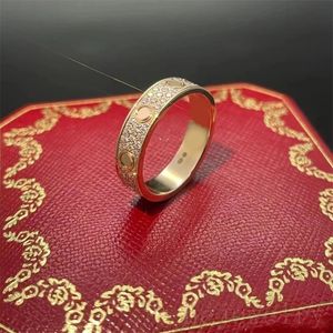 Wyjęty srebrny pierścień z diamentami Pierścień Designer Morsanite Stylowa śruba lodowa lodowa miłosna Bague Tytanium Stalowa złota biżuteria luksusowe pierścienie urodzinowe prezenty ZB019 E23