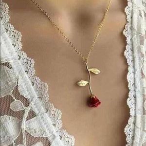 Collane con ciondolo 2023 Moda Donna Creativo Drip Oil Red Rose Clavicola Collana a catena Regalo di San Valentino per la fidanzata Jewerly