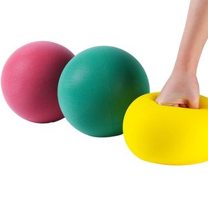 Gioco con la sabbia Divertimento con l'acqua 18CM Palla muta Giocattolo per bambini all'aperto Spugna solida Morbida elastica per bambini Sport al coperto Riduzione del rumore Giochi di sviluppo 230605