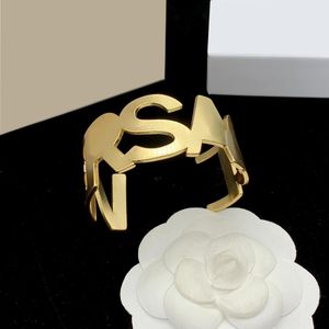 Designer Bracelet For Women Mens Gold Bracelet Nail Letter Lady Girl Luxury Jewelry Love Bracelets