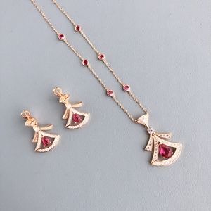 Designer Collection Style Fashion Necklace Stud Earrings S925 Sterling Silver Women Lady Inlay Red Green Diamond Fan-shaped Pendant Jewelry Sets