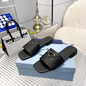 Fashion Summer Women Sandals Slippers Trendy Monolith Pool Funs Simple Flats Sliders Italy Luxurious Rubber Calfskin Slides Designer Novelty Flip Flops Box EU 35-43