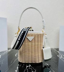1BE062 New Women's Bucket Bag Italian Designer Shoulder Bag High-end Custom Quality Tote This crossbody bag is built with wicker and canvas