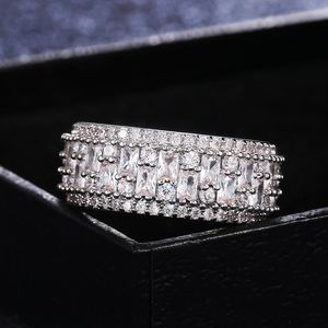 Neuer Retro unregelmäßiger rechteckiger Zirkonium-Diamantring im europäischen und amerikanischen Stil Unisex-Ringe klassisch