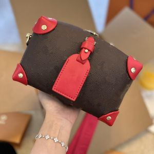 Designer Messenger Bag Designers Womens Handväskor Purses Letter Flower Classic präglade Crossbody Väskor Plånbok