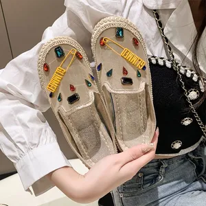 Platta halva tofflor Kvinnor Summer Wear 2023 Tide Mesh Hollowed Out Sandals gravida kvinnor ett steg lata skor Kontorsarbetare