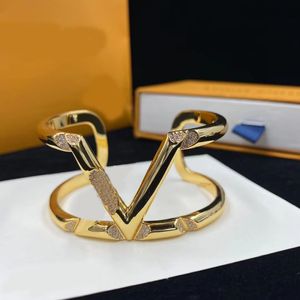 2023 Coleção clássica de pulseiras masculinas e femininas europeias e americanas. Dia dos namorados festa de casamento noiva personalidade designer de moda pulseira joias