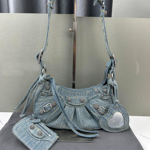 Bolsa de ombro de lona jeans azul Bolsa de ombro meia lua crescente Bolsa de corpo cruzado com decoração de diamante de alta qualidade Clutch de alça de ombro aberta ajustável