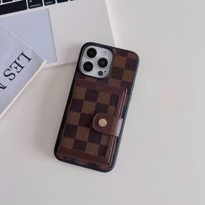 デザイナーの携帯電話ケースカードホルダーポケット財布用Apple iPhone 15 14 13 12 11 Pro Max XR XS 7 8 Plus Luxury Full-Body Mobile Back Covers Fundas Brown Checkerboard