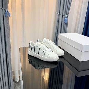 2023 Buty trójbunne TNS MĘŻCZYZNA KOBIETA Jedność Czarna biała uniwersytet Niebieskie winogrona Złota Bula Hyper Sky Blue Fury Jade Mens Womens Treakers Outdoor Sneakers