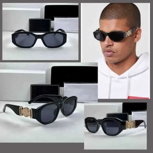 Лето 4361 Черные золотые солнцезащитные очки для мужчин и женского стиля антиультравиолетовой ретро-пластин квадрат