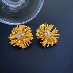 Ortaçağ yeni düzensiz altın kulak saplamaları havai fişek küpeleri abartılı tasarım çiçek parlayan elmas küpeler e3889