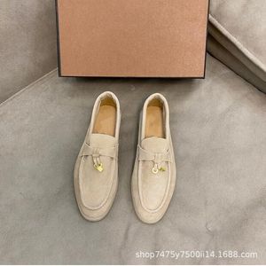 2023 classical Designer Suede Casual Shoes Leisure Sneakers Brand Flats Trainers For Women Round Toe Loafers Mental Decor Chic Slip On Thick Sole Size 35 -44
