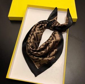 C Designer Hannelll Letters Print Floral Silk Scarf pannband för kvinnor Fashion Twill Scarve Long Handle Bag f Scarves Axel Tote Bagage Ribbon Head Wraps