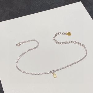 2023 Vendita calda Modello di lusso Collana di gioielli di design Moda Celinity Collana in oro per femminilità Squisita alta qualità donne famose Festa di nozze ac3a