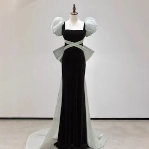 Heiße rosa Abendkleider mit langer Schleppe 2023, Flügelärmel, Meerjungfrau, V-Ausschnitt, lange Ärmel, Abendkleid, sexy Top, Illusion, sogar Kleid, elegantes Satin, Abendkleid