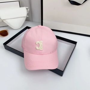 Ball Caps Projektant mody Menshat Womens Baseball Cap Celins Sitted Letter Summer Sunshade Sport Haft Hafdery Beach Hats