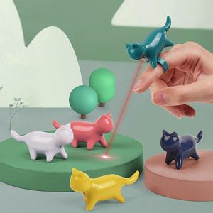 Cat Toy Laser Pointer Dog Toy Funny Cat Chaser Toys Mini Finger ficklampa Laser LED Light Pet Interactive Toys för att hålla katt upptagen