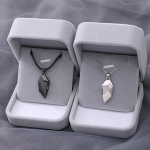 Pendant Necklaces Korean Fashion Magnetic Couple Necklace For Lovers Gothic Punk Heart Pendant Necklace For Men Women Necklaces Party Gift Jewelry 230605