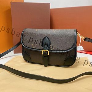 Kadınlar Çanta Crossbody Omuz Çantaları Tote Çanta Çanta Kız Lüks Tasarımcılar Moda Yüksek Kaliteli Çantalar Sevimli Kız Alışveriş Çantası Çantası XCS-230605-58