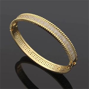 Designer de joias trevo da sorte pulseiras femininas joias de luxo personalizadas moda de casamento feminina elegante charme pulseiras de prata cobre diamante pulseiras de ouro para mulheres