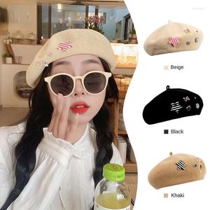 Berets 2023 Beret Star Butterfly Painter Hat Spring and Summer Women Korean Version Breattable Sweet Mångstre pumpa Cap Mujer