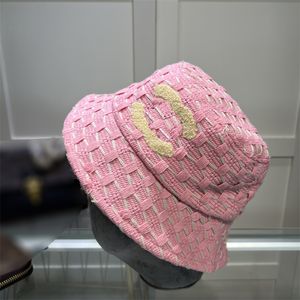 Designers Mens Womens Bucket Hat Weaving Hats Sunshade Bucket Hat Baseball Cap Luxury Brand Beach Fishing Summer Spring Hats Pink Color