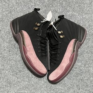 2 mars 2023 12 -talets basketskor A Ma Maniere x 12 (xii) i en mörkare Bourgogne Designer Lifestyle Sneakers