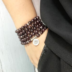 Kette 8MM natürliche Granat Perlen Armband Schmuck Geschenk Gebetsperlen Lotus Yoga Armbänder 108 Perlen MaLa Armband für Männer und Frauen 230606