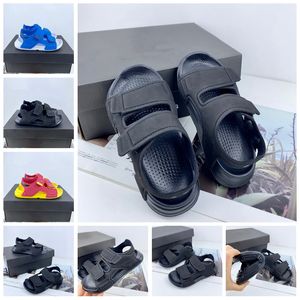 Athletic Outdoo Children Sandaler Barnskor småbarn Baby Youth Summer Slipper Rubber Sole Casual Breattable and Non Slip Boy Girl Shoes Storlek 24-35