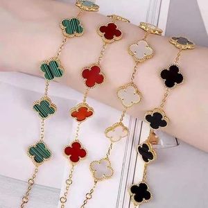 Braccialetti con ciondoli Collane Rete di temperamento sensoriale avanzato da donna Rosso Handjewelry Fashion Lucky Double Sided Four Leaf Grass Bracciale