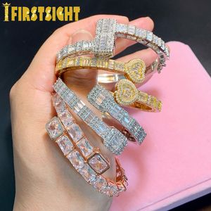 Bangle Iced Out Bling Rectangle AAA CZ Öppnade hjärtarmband Silverfärg Square Zircon Charm Bangle for Women Hiphop Jewelry 230606