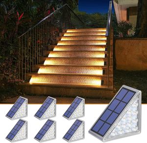 Luci per gradini solari a LED triangolari Luci per scale esterne impermeabili da 13 LED, luci per ponti solari per cortile, patio, giardino, passerelle, porta d'ingresso, controllo del sensore di luce dal crepuscolo al basso