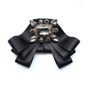 Papillon Uomo di lusso Matrimonio Collo d'affari Camicia Colletto Cravatta Cravatta Cravatta da donna Lega uniforme Strass Crystal Chic Bowtie